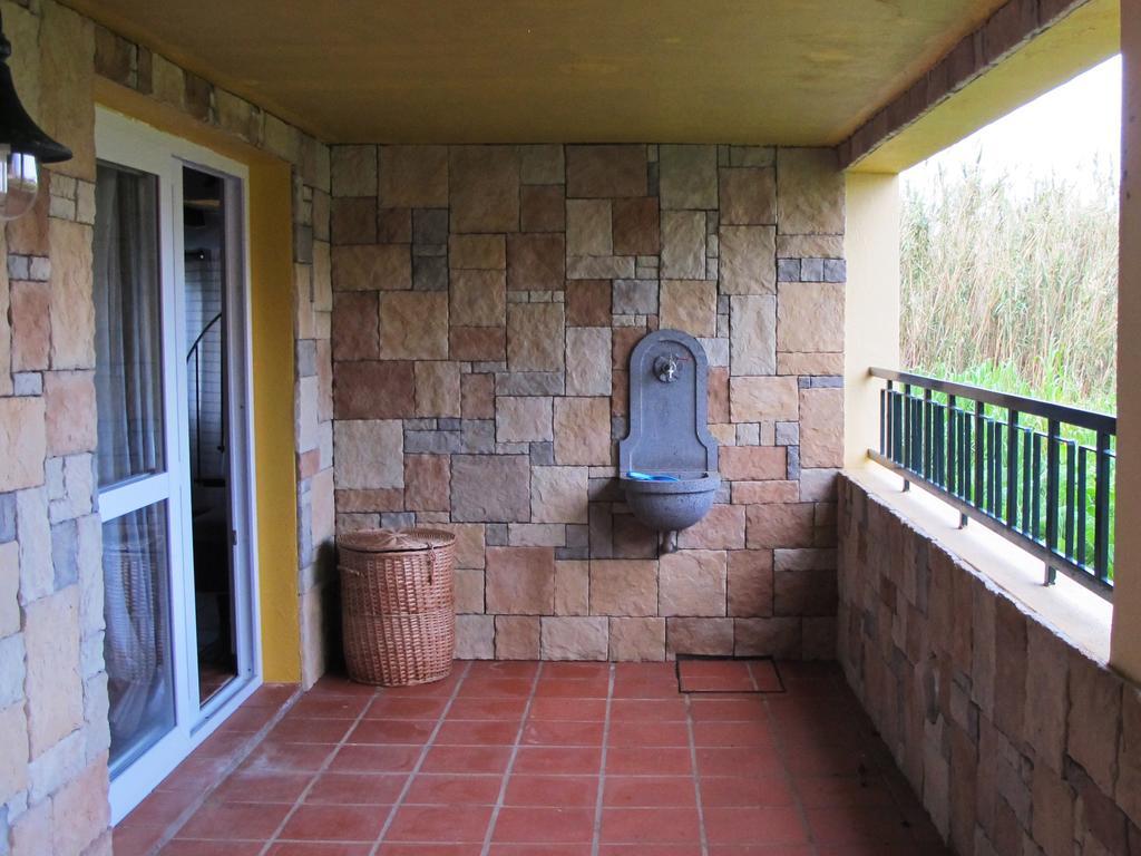 Bisbis House Guest House ปอร์โต โมนิซ ภายนอก รูปภาพ